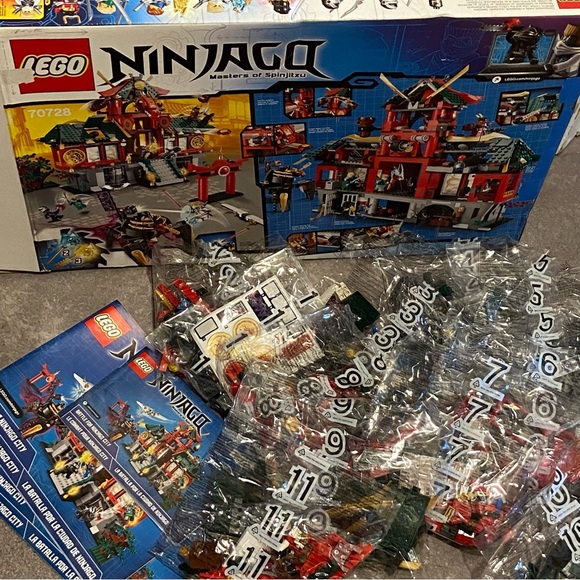 Lego 70728 Ninjago set only first bag opened. Complete. Box very damaged - Picture 2 of 8